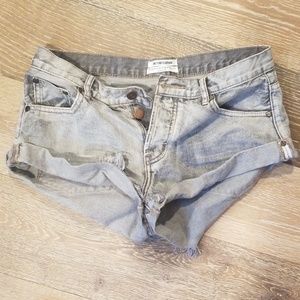 One Teaspoon Bandits shorts, size 28, fit 27 bette